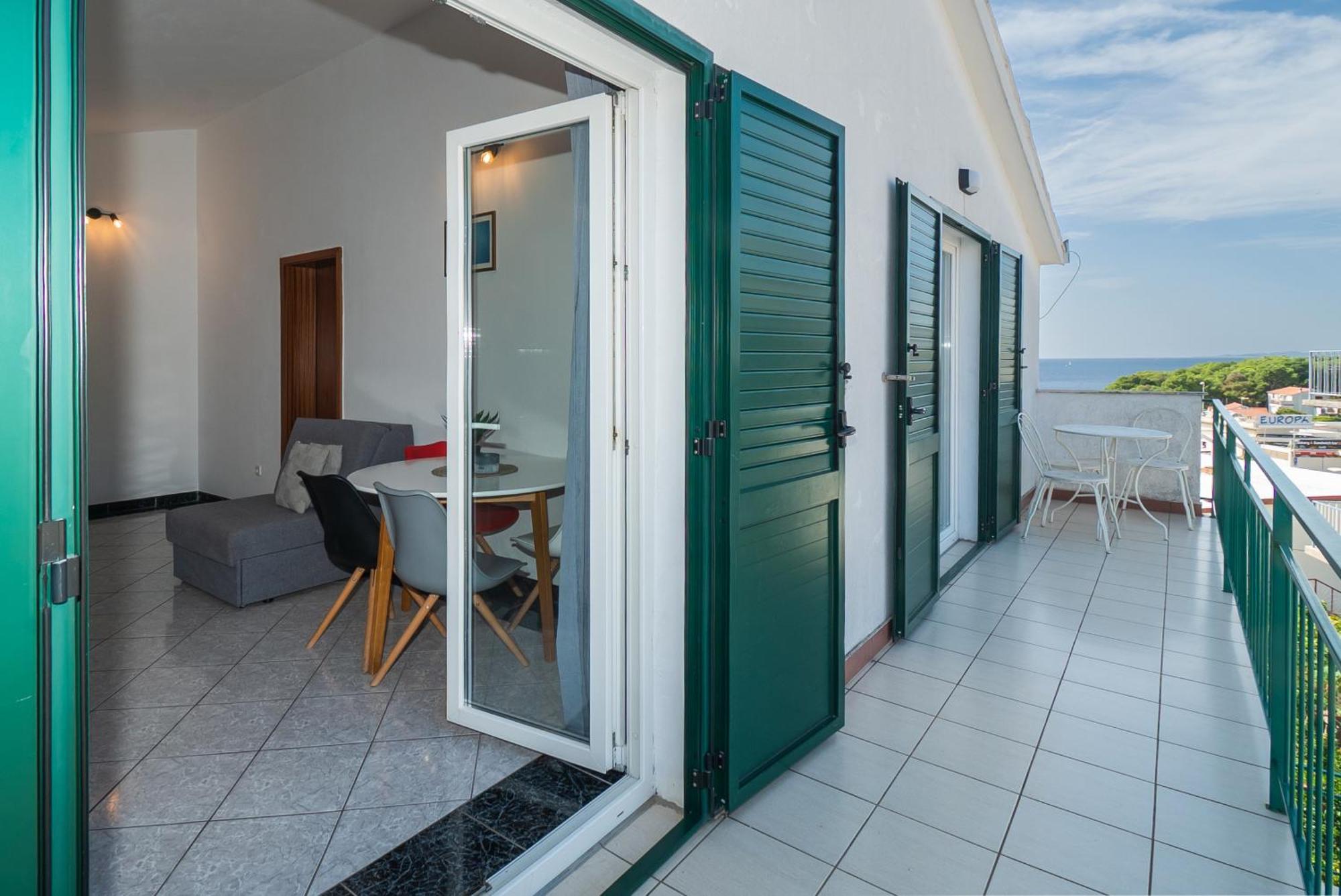 Apartments Polly Primošten Eksteriør bilde