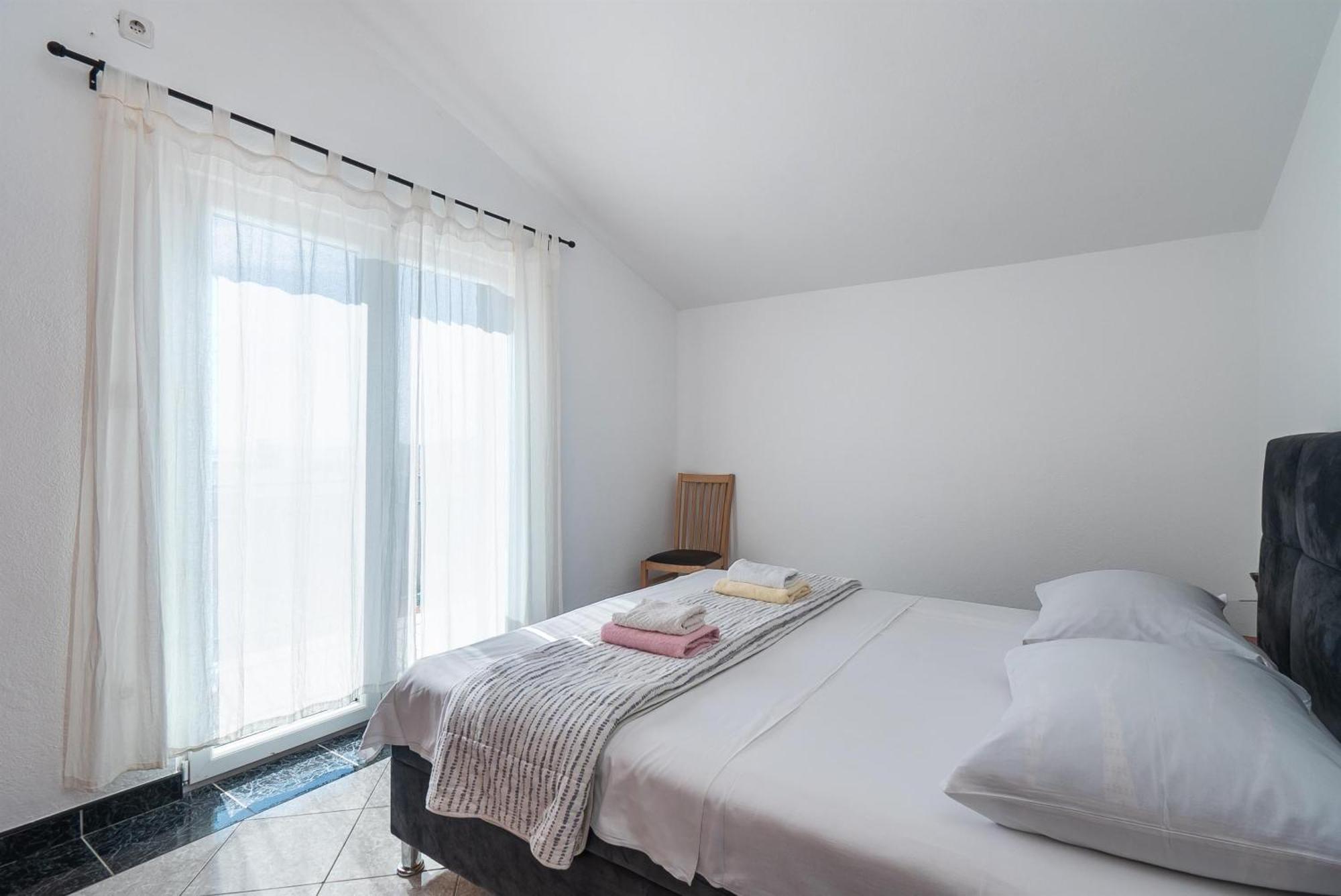 Apartments Polly Primošten Eksteriør bilde