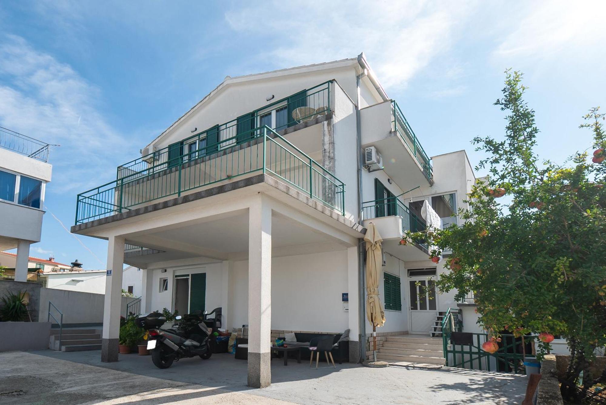 Apartments Polly Primošten Eksteriør bilde